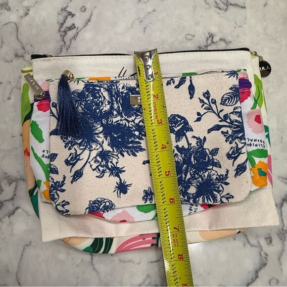 Taylor Swift classic floral vibe pouch set - Picture 4 of 9